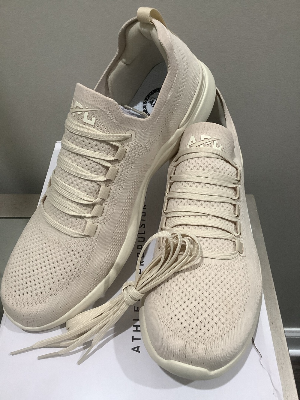 NIB APL TechLoom Breeze Sneakers - parchment Size 11.5